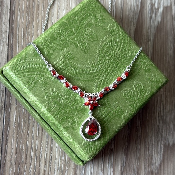 STS Karis signed Waterfall estate necklace.Garnet gems. Sterling silver - Picture 10 of 11